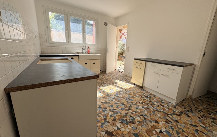Maison   CHAUMONT  80 m2 123 000 € 